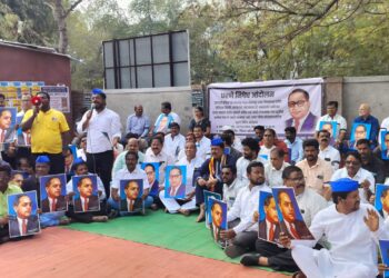 डॉ. बाबासाहेब आंबेडकर हेच आमच्यासाठी देव ! सोलापुरात राष्ट्रवादीने अमित शहा यांच्या चेहऱ्याला…..
