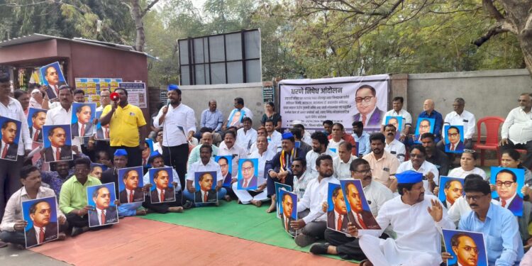 डॉ. बाबासाहेब आंबेडकर हेच आमच्यासाठी देव ! सोलापुरात राष्ट्रवादीने अमित शहा यांच्या चेहऱ्याला…..