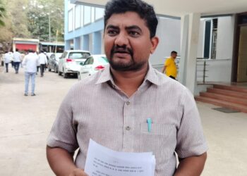 तत्कालिन ग्रामसेवक दफ्तर देईना ! वैतागलेल्या सरपंचाची झेडपीत धाव