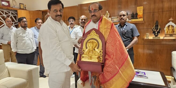 सुभाष देशमुख माझे पालक ; बापू – भाऊंची पुन्हा दिलजमाई ?