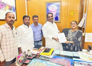 सोलापूरच्या चंदनशिवे यांनी समाजाला दिली ‘आनंदा’ची बातमी ; याचे मिळाले नाहरकत प्रमाणपत्र