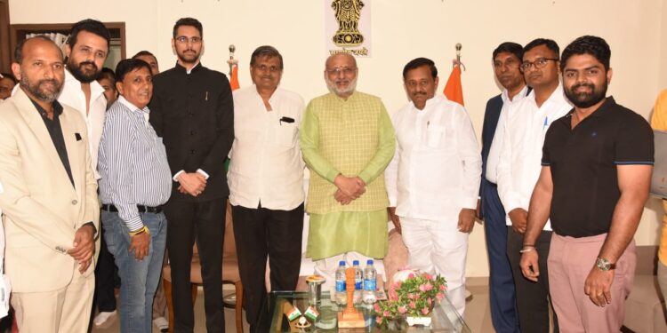 आमदार सुभाष देशमुखांनी घेतली राज्यपाल राधाकृष्णन यांची भेट ; राज्यपालांनी शिष्टमंडळाला दिला हा सल्ला