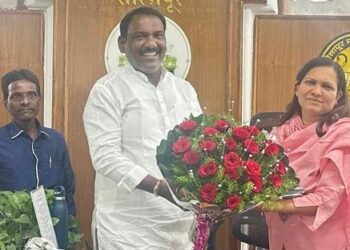 सोलापूर महापालिकेच्या बदली व रोजंदारी कामगारांना आनंदाची बातमी ; राष्ट्रवादीचे चंदनशिवे यांचे प्रयत्न यशस्वी