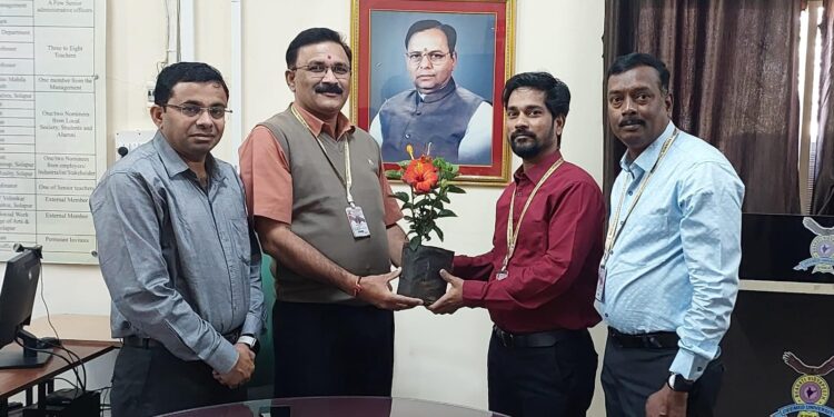 डॉ. एम. के. पाटील यांचा एन.पी.टी.ई.ल. तर्फे विशेष सन्मान