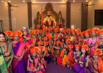 सोलापुरात शिवकन्यांचे शिवरायांना आगळे वेगळे अभिवादन ; पारंपरिक वेशभूषा, भगवे फेटे, मोटार सायकल रॅली..