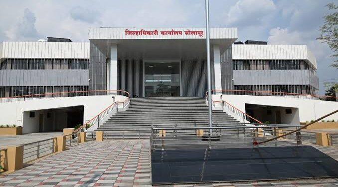 जातीच्या दाखल्याची ५० वर्षापूर्वीच्या पुराव्याची अट रद्द करा ; पत्रकार अक्षय बबलाद यांची जिल्हाधिकाऱ्यांकडे मागणी