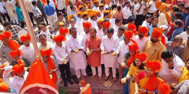 शिवछत्रपतींच्या महाआरतीने स्वराज्य सप्ताहाचा मोठ्या उत्साहात जल्लोषात शुभारंभ