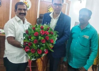 स्वच्छता, पाणीपुरवठा, रस्ता, वाहतूक, वीज, आरोग्य व शिक्षणाला प्राधान्य द्या ; इच्छा भगवंताची परिवार नव्या आयुक्तांच्या स्वागताला