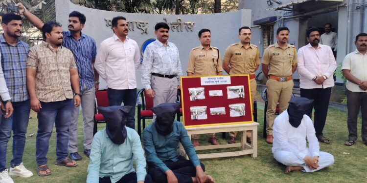 चार पिस्तूल 24 जिवंत काडतूस जप्त ; जन्मठेपेची शिक्षा भोगणारा फरार आरोपी लागला ग्रामीण पोलिसांच्या हाती