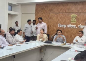 काँग्रेस कार्यकर्त्यांची कामे अडवाल तर खबरदार; प्रणिती शिंदे यांनी भाजपला सुनावले ! झेडपीत अधिकाऱ्यांना दिल्या या सूचना