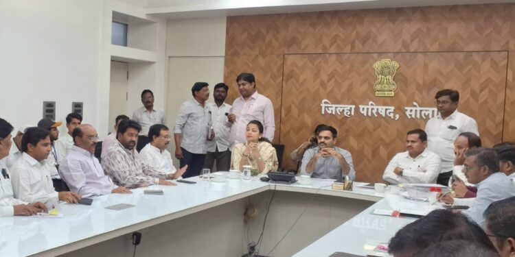 काँग्रेस कार्यकर्त्यांची कामे अडवाल तर खबरदार; प्रणिती शिंदे यांनी भाजपला सुनावले ! झेडपीत अधिकाऱ्यांना दिल्या या सूचना