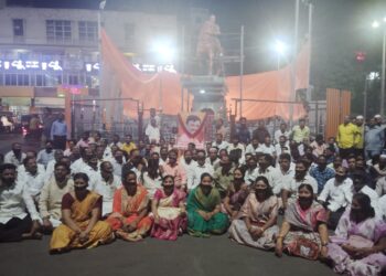 सोलापुरात मराठा समाज झाला प्रचंड आक्रमक ; तर धनंजय मुंडेला…..