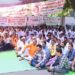 सोलापुरात कर्मचारी संघटनांची वज्रमुठ..! जिल्हा परिषद गेटवर धरणे आंदोलन, घोषणांनी परिसर दणाणला.!