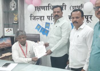 सोलापूर जिल्ह्यातील शाळेच्या या वेळेसाठी आदर्श शिक्षक समितीचा पुढाकार