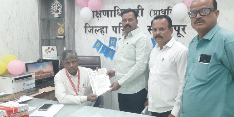 सोलापूर जिल्ह्यातील शाळेच्या या वेळेसाठी आदर्श शिक्षक समितीचा पुढाकार