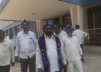 अक्कलकोटच्या शिक्षण विभागाचा कारभार चव्हाट्यावर ; दहावीचा गणित पेपर….? रिपाइं कार्यकर्ते आले झेडपीत