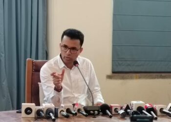 दिरंगाई, अडवणूक, पैशाची मागणी होत असेल तर माझ्या या ई-मेल वर थेट तक्रार करा ; मनपा आयुक्त ओंबासे झाले ॲक्टिव्ह