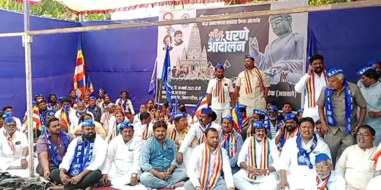 सोलापुरात रिपाइं आठवले गट आक्रमक ; या मागण्यांकडे वेधले शासनाचे लक्ष