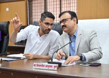 जिल्हाधिकारी आशीर्वाद यांच्या या उपक्रमाचे विभागीय आयुक्तांनी केले कौतुक ; हा अत्यंत चांगला कार्यक्रम