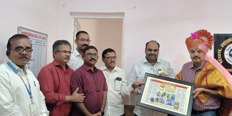 जिल्हा परिषदेचे कार्यकारी अभियंता कुलकर्णी सत्काराने भारावले ! कर्मचाऱ्यांनी का केला सन्मान