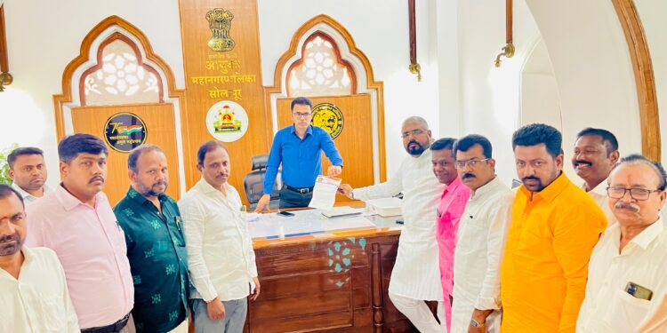 सोलापूरची शिवजन्मोत्सव मध्यवर्ती भेटली महापालिका आयुक्तांना ; 31 मे पर्यंत हे काम पूर्ण करा