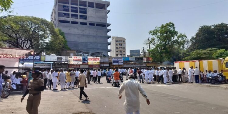 सोलापूर बाजार समिती साठी चुरशीने मतदान ; सोसायटी पेक्षा ग्रामपंचायतकडे लक्ष