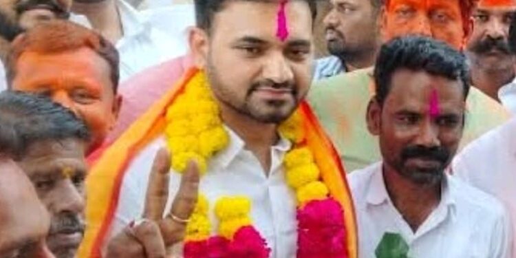 मनीष देशमुख यांचा पहिल्याच निवडणुकीत दमदार विजय ; राजकीय संस्कृतीचे दर्शन