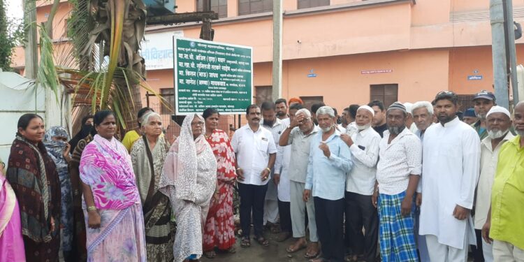 प्रभाग २२ येथील यतिमखाना परिसरात रस्ता कॉंक्रिटीकरण कामाचा शुभारंभ