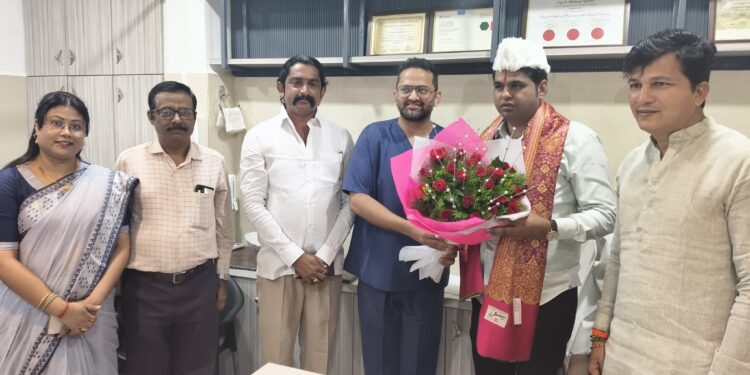 रामेश्वर नाईक यांनी आधार हॉस्पिटलचे केले कौतुक ; राठोड बंधूंच्या पाठीशी राहण्याचे आश्वासन