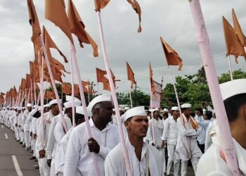 श्री गजानन महाराजांचे भक्तिभावे आगमन, सोलापूर जिल्हा प्रशासनाने केले स्वागत ; जिल्हा परिषदेकडून स्वागताचे उत्कृष्ट नियोजन