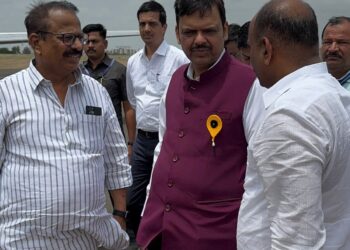 दिलीप माने सीएम देवेंद्र फडणवीसांच्या भेटीला ; राजकीय समीकरणे बदलण्याची चिन्हे