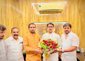 सोलापुरात बाळराजेंचे भाऊ आणि भाईंकडून जोरदार स्वागत ; अनगरकरांचा सोलापुरात वाढता संपर्क