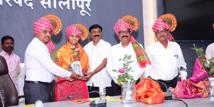 नविन तंत्रज्ञानाच्या सहाय्याने प्रगती करा ; झेडपी नंबर वन पतसंस्थेने केला गुणवंत पाल्यांचा सत्कार