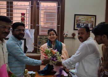 रणधिरे परिवाराकडून खासदार प्रणिती शिंदे यांची कृतज्ञता व्यक्त ; प्रदेशवर दिली संधी