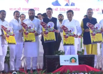 विजय मालकांच्या स्टेजवर सुभाष बापूंचे विशेष कौतुक ; सीएम देवेंद्र फडणवीस असे काय म्हणाले