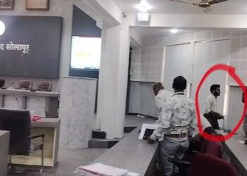 काय फालतूपणा लावलाय ! सीईओ जंगम शिक्षणाधिकारी कादर शेख यांच्यावर का चिडले !