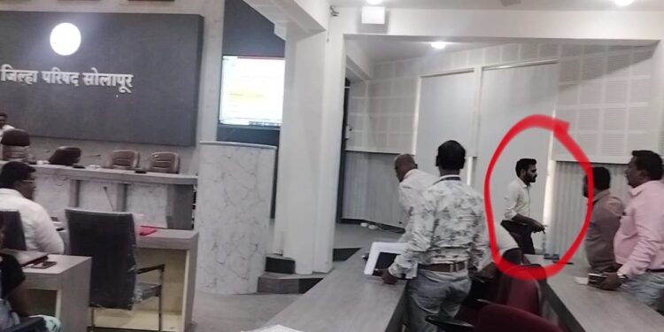 काय फालतूपणा लावलाय ! सीईओ जंगम शिक्षणाधिकारी कादर शेख यांच्यावर का चिडले !