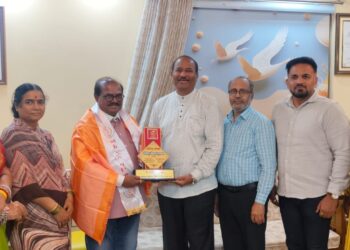 राजा माने यांना “शांतीदूत” राज्यस्तरीय पुरस्कार प्रदान ; डॉ. विठ्ठलराव जाधव यांच्या हस्ते सन्मान