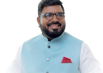 सोलापुरात पहिल्यांदाच हवेतून हलता देखावा ; वडार समाजातर्फे गोपाळकाल्यानिमित्त शनिवारी नगरप्रदक्षिणा