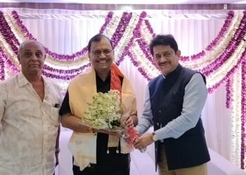 सोलापूरला दिल्ली दरबारी कायदेशीर मदतीची ग्वाही ; खा. उज्वल निकम यांचा केतन वोरा मित्र परिवाराने केला सत्कार