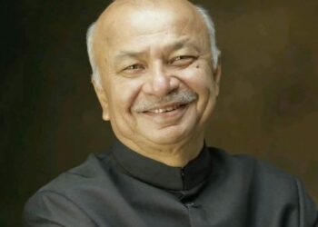 प्रकाश यलगुलवार यांनी आपल्या या संस्थेला दिले सुशीलकुमार शिंदे यांचे नाव