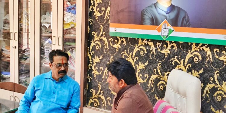 पुरुषोत्तम बरडे- चेतन नरोटे यांची भेट ; महायुती विरोधात सर्वपक्षीय आघाडीची बांधणी होणार?