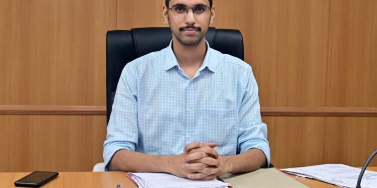 जिल्हाधिकारी आशीर्वाद हे या अधिकाऱ्याची विभागीय चौकशी प्रस्तावित करणार ; काय आहे घोटाळा