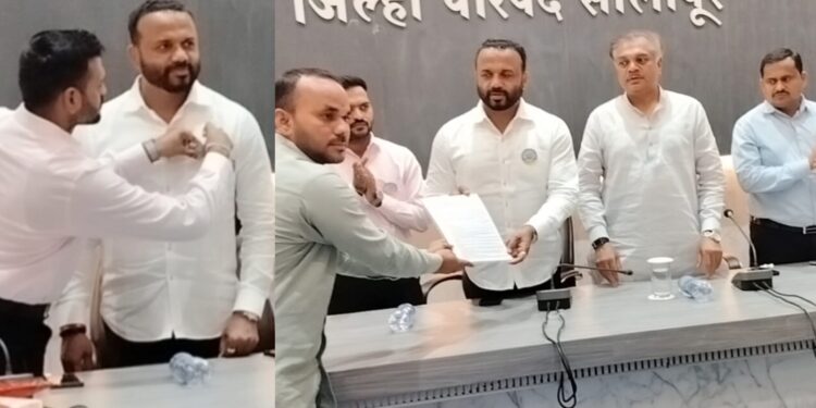 सोलापूर जिल्हा अग्रेसर ठेवा ; पालकमंत्र्यांनी बुके नाकारत 168 अनुकंप पदभरतीचे आदेश केले वाटप