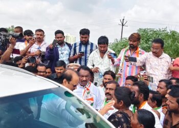 किसनभाऊंचे अजित दादांना निवेदन ; शहरातील अतिवृष्टीचे पंचनामे तातडीने करण्याच्या सूचना