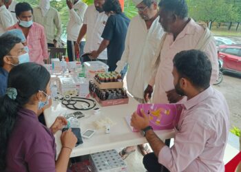 पूरग्रस्तांना मोठा ‘आधार’ ; सोनाई फाउंडेशनने दक्षिणच्या गावांमध्ये राबविले आरोग्य शिबिर