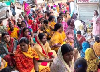 वर्ल्ड ऑफ वुमन्स संस्थेने पूरग्रस्त महिलांच्या आरोग्याची घेतली अशी काळजी ; मनगोळी गावात जीवनावश्यक वस्तूंचे वाटप