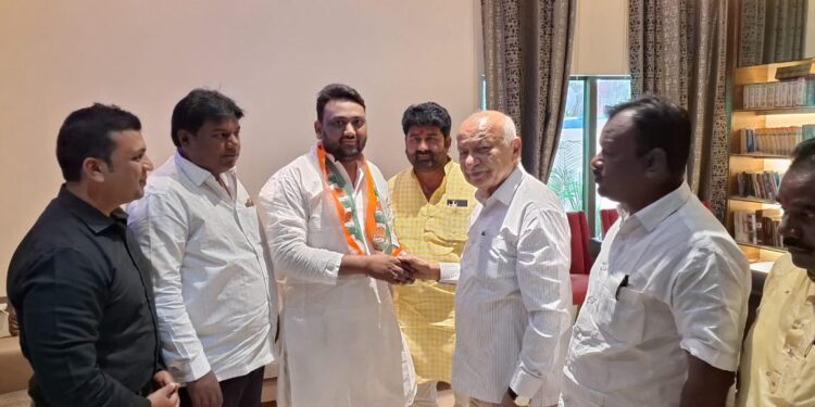 सोलापुरात एमआयएमला मोठा धक्का ; मोहसिन मैंदर्गीकर काँग्रेसचे अल्पसंख्यांक युवक अध्यक्ष