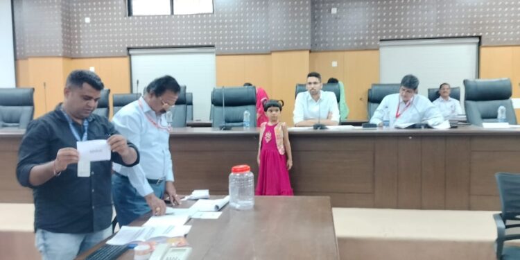 ब्रेकिंग : पंढरपूर आणि उत्तर सोलापूर अनुसूचित जातीसाठी राखीव ; पंचायत समिती सभापतीचे आरक्षण जाहीर, रजनी भडकुंबेंना पुन्हा संधी, दक्षिण मध्ये स्पर्धा राहणार