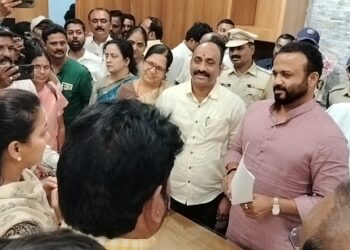 सोलापुरात भाजप काँग्रेस निधीवरून आमने-सामने ; कल्याणशेट्टींनी काँग्रेसला करून दिली जाणीव